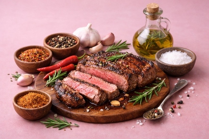 بهترین ادویه برای پخت استیک نرم و آبدار | راز طعم حرفه‌ای استیک در خانه